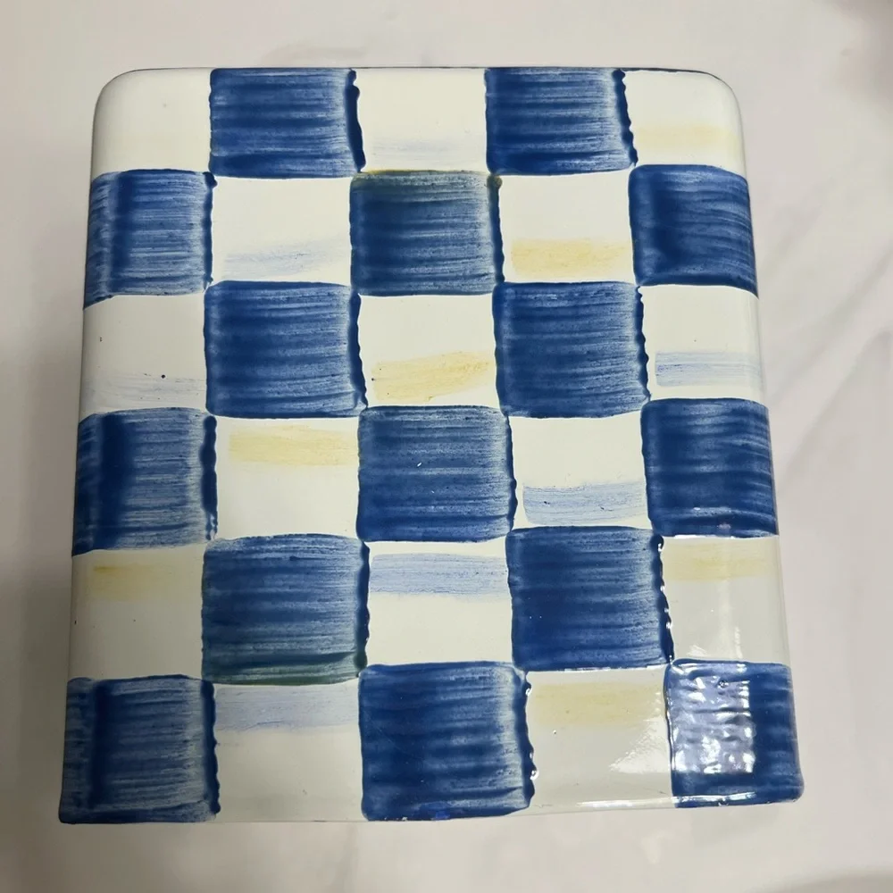 Mackenzie-Childs Royal Check Boutique Tissue Box Cover. New with tags! 💙🤍